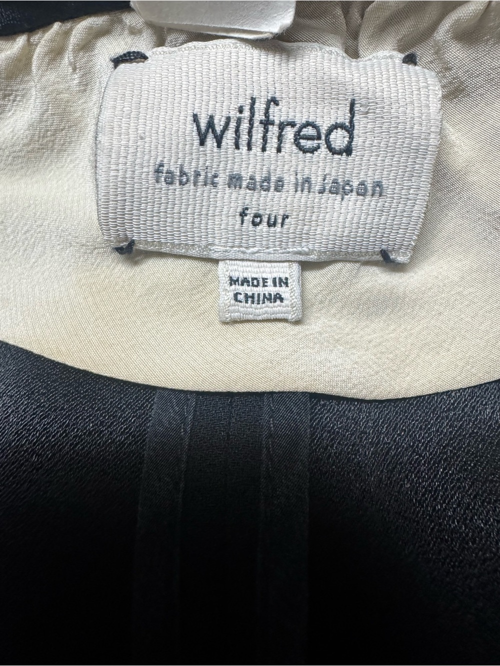 Aritzia Wilfred Chevalier Blazer Black Quiet Luxury Career Interview Silk Size 4 - Picture 3 of 4